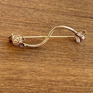 Sterling 925 gold tone brooch with bee and flower minimalist